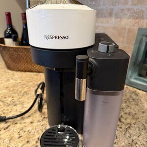 Nespresso Vertuo Lattissima, white on black